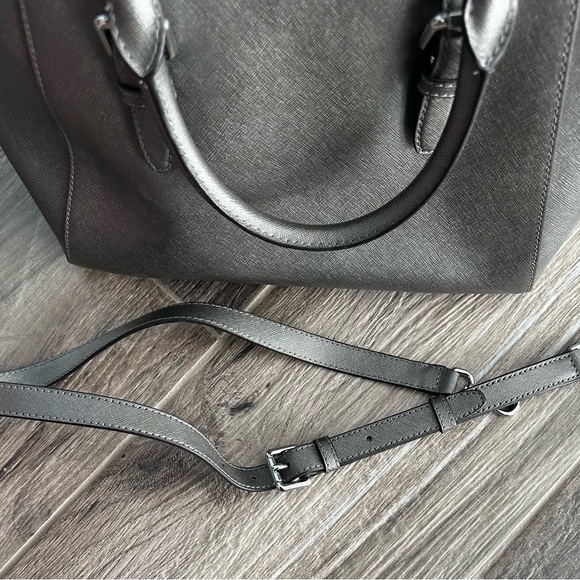 Authentic Michael Kors Satchel - Picture 6 of 9